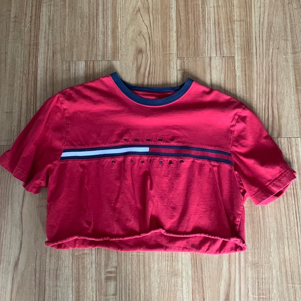 oversized tommy hilfiger cropped tshirt